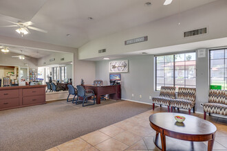 Acoma Thunderbird Townhomes in Glendale, AZ - Foto de edificio - Building Photo