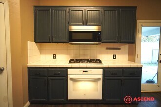 10808 Academy Ave in Bakersfield, CA - Building Photo - Building Photo