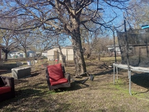 703 E 10th St in Kemp, TX - Building Photo - Building Photo