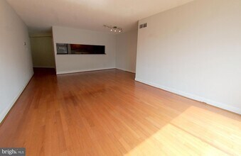 2555 Pennsylvania Ave NW, Unit 707 in Washington, DC - Building Photo - Building Photo