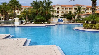 16 Harbour Isle Dr W in Fort Pierce, FL - Building Photo