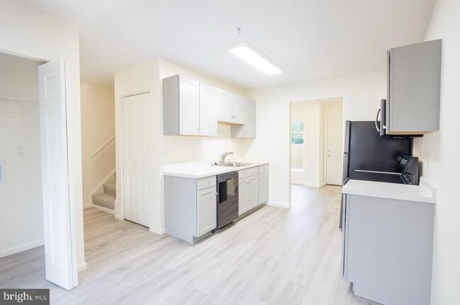 property at 45293 Rumsford Ln