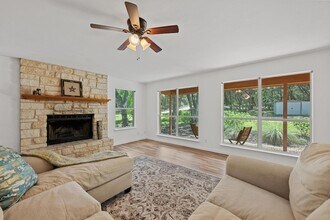 4207 Deer Trail in Spicewood, TX - Building Photo - Building Photo