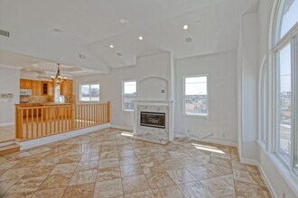1738 Spreckels Ln in Redondo Beach, CA - Building Photo - Building Photo