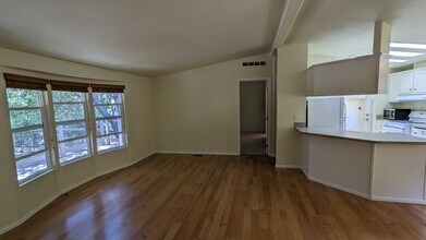 892 Corbett Canyon Rd in Arroyo Grande, CA - Building Photo - Building Photo