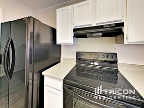 7439 Longing Trail in San Antonio, TX - Building Photo - Building Photo