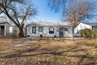 1114 Silverdale Ct in Wichita, KS - Building Photo - Building Photo