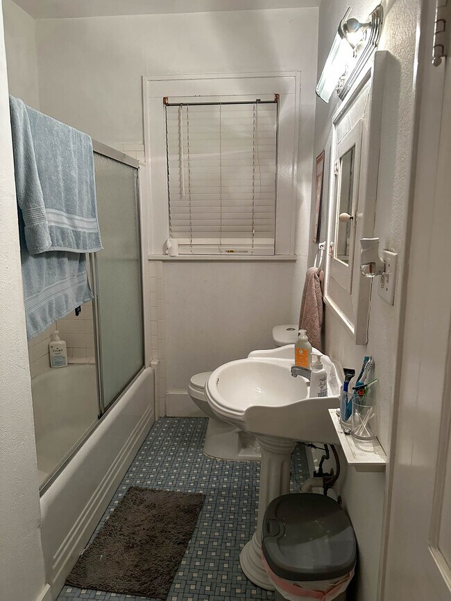 401 E 35th St in Austin, TX - Building Photo - Building Photo