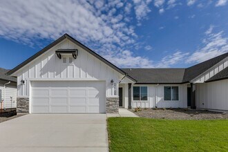12256 W Barrington Dr in Nampa, ID - Foto de edificio - Building Photo