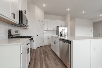 587 W Gosling Isle in Farmington, AR - Building Photo - Building Photo