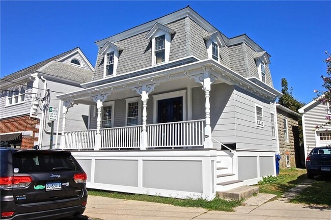 property at 700 Thames St