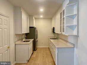 7806 Birnam Wood Dr in McLean, VA - Building Photo - Building Photo