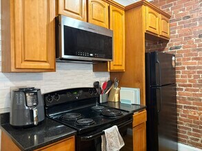 23 Saint Lukes Rd, Unit 4 in Boston, MA - Building Photo - Building Photo