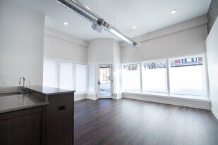 1900 W Foster Ave, Unit 1E in Chicago, IL - Building Photo