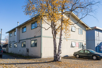 1421 Ingra St in Anchorage, AK - Building Photo - Building Photo