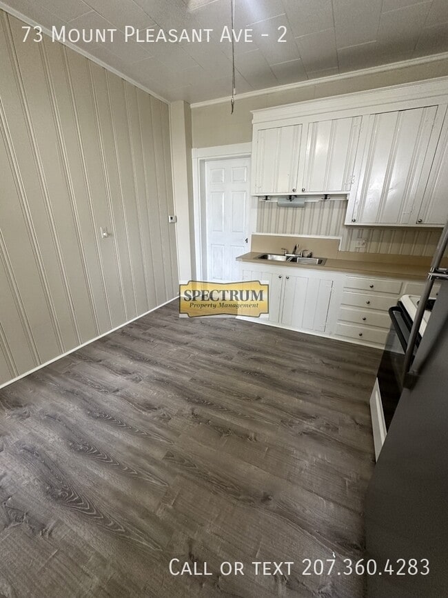 73 Mt Pleasant Ave in Skowhegan, ME - Building Photo - Building Photo