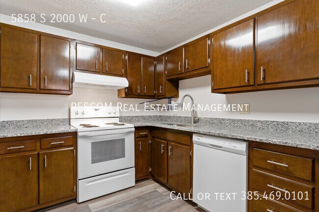 5858 S 2000 W in Roy, UT - Building Photo - Building Photo