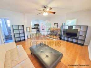 1119 32nd St-Unit -2c7e8afd-a0e8-11ed-b85d-0a37702c7708 in Sarasota, FL - Foto de edificio - Building Photo