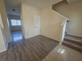 7274 Autumn Sun Dr in Houston, TX - Building Photo