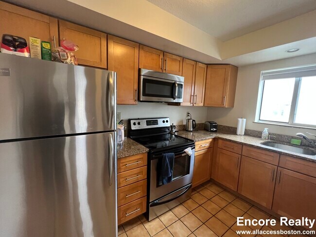 32 Soden St, Unit 345F-503 in Cambridge, MA - Building Photo - Building Photo
