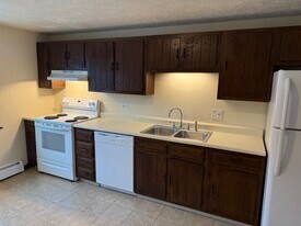 52 Briarwood Dr in Biddeford, ME - Building Photo