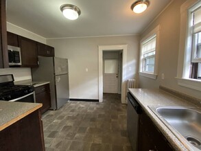 136 Arlington St, Unit 1 in Boston, MA - Foto de edificio - Building Photo