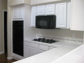 2530 Granite Springs Rd in Reno, NV - Foto de edificio - Building Photo