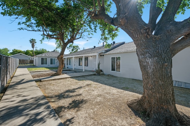 53 Alturas Ave in Pittsburg, CA - Building Photo - Building Photo