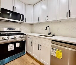 133 Grand St in Hoboken, NJ - Building Photo - Building Photo