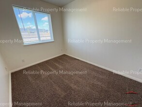 3723 Deloy Dr, Unit 1 in Idaho Falls, ID - Foto de edificio - Building Photo