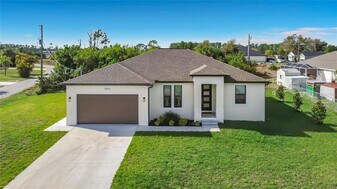 12033 Sarto Ln in North Port, FL - Building Photo