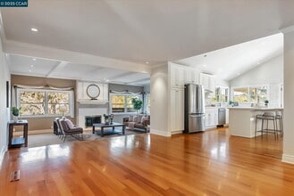 2626 Lariat Ln in Walnut Creek, CA - Building Photo - Building Photo