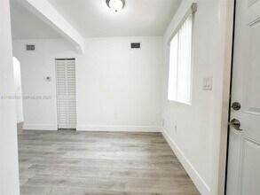 1894 NW 53rd St in Miami, FL - Building Photo - Building Photo