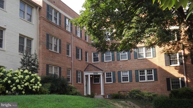 property at 2206 Washington Ave