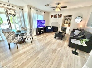 399 Center Green Dr in Las Vegas, NV - Building Photo - Building Photo