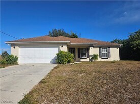 2804 66th St W in Lehigh Acres, FL - Building Photo