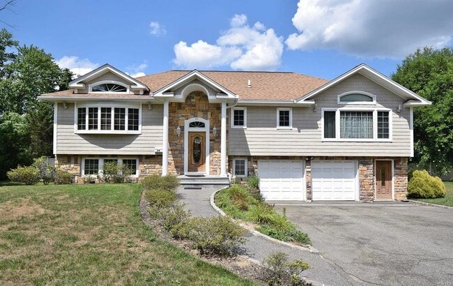 property at 10 Jeffrey Ln