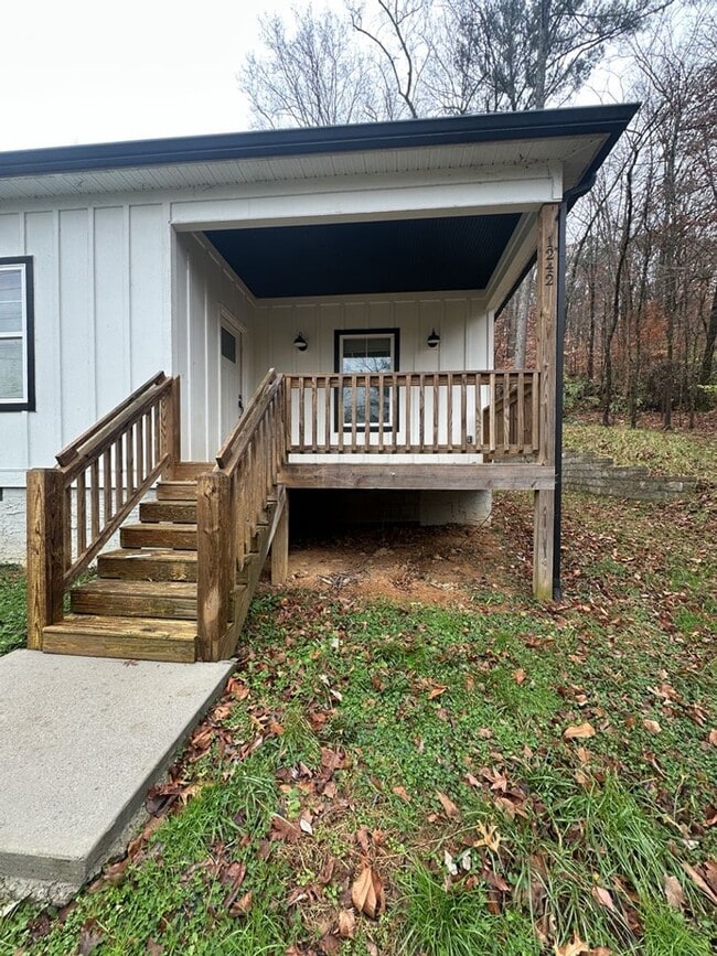 1242 Browns Ferry Rd in Chattanooga, TN - Building Photo - Building Photo