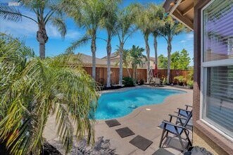 4901 Snowy Egret Way in Oakley, CA - Building Photo - Building Photo
