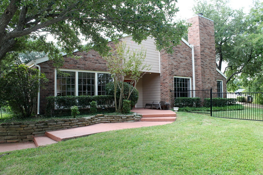 Woodcreek Apartments in Denison, TX - Building Photo