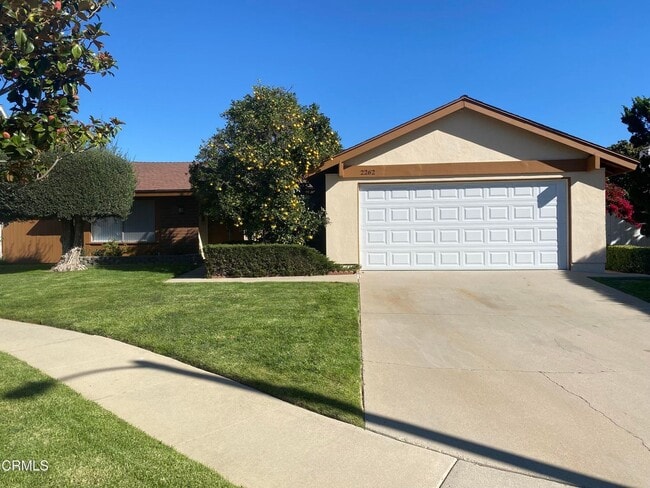 property at 2262 Lyndhurst Ave