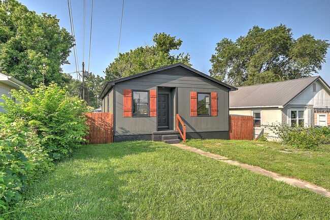 property at 921 Elizabeth St