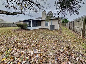 3762 Woodbriar Dr in Orange Park, FL - Foto de edificio - Building Photo