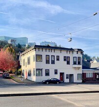 Harborview Apartments in Portland, OR - Building Photo - Building Photo