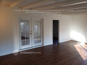 2124 Winafred St in Sacramento, CA - Foto de edificio - Building Photo