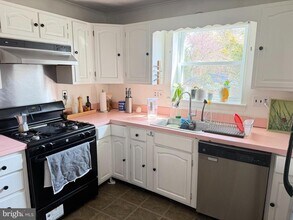 2101 N Nottingham St in Arlington, VA - Building Photo - Building Photo