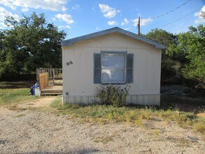 916 Iroquois Dr in Burnet, TX - Building Photo - Building Photo