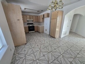 802 Noel Ln in Laredo, TX - Building Photo - Building Photo