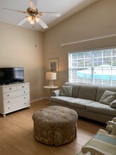 544 High Pine Ct in Palm Harbor, FL - Foto de edificio - Building Photo