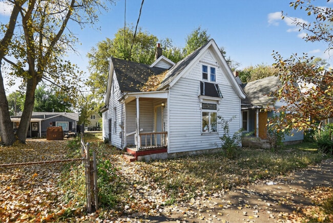 property at 1522 W Widenham St